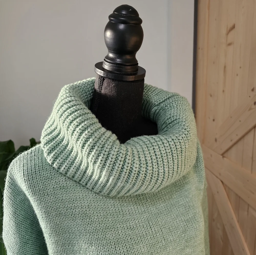 J.ING size S/M women‎ sage knit sweater with large foldover neckline